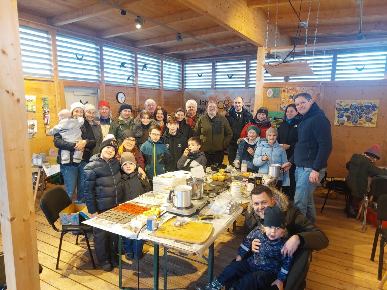 Kerzengießen am Lehrbienenstand – Ein gelungener Neustart!